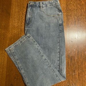 H&M relaxed fit jeans in a dark vintage wash. 34/34